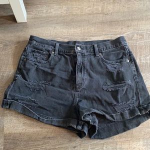 COPY - High waisted “mom” jean shorts